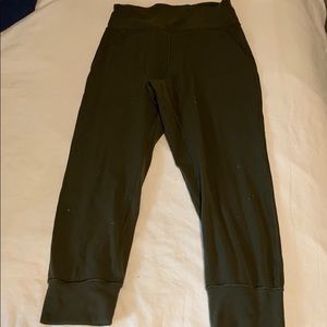 Align Jogger Cropped in Dark Olive